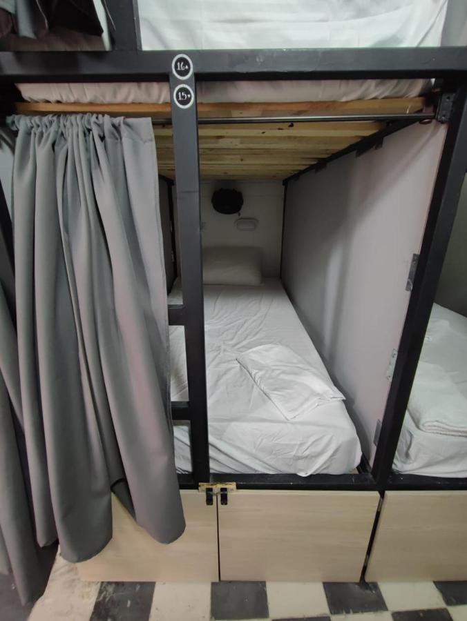 Baku Laureles Hostel Medellín Eksteriør bilde