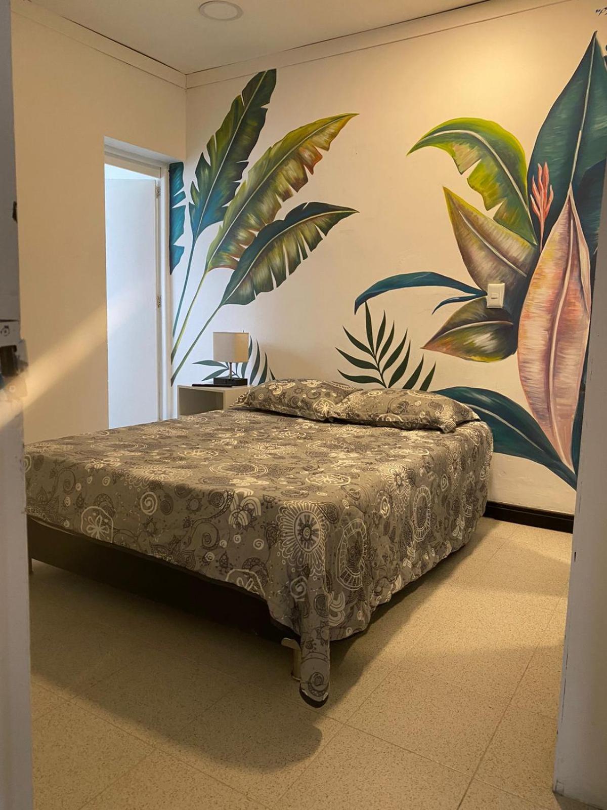 Baku Laureles Hostel Medellín Eksteriør bilde