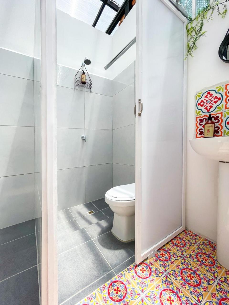 Baku Laureles Hostel Medellín Eksteriør bilde